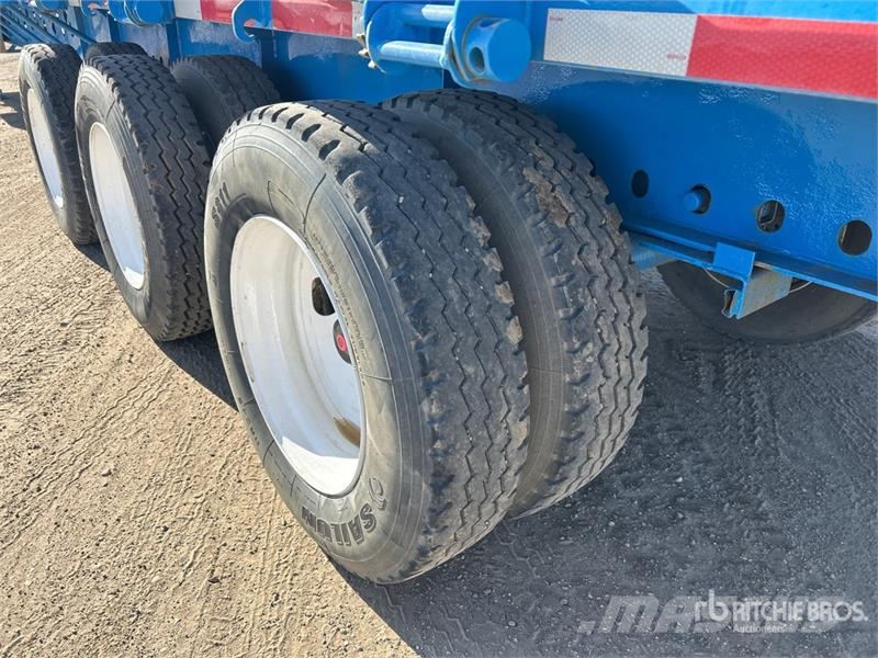 Doepker 53 ft Tri/A Flatbed Trailer Remolques de cama baja