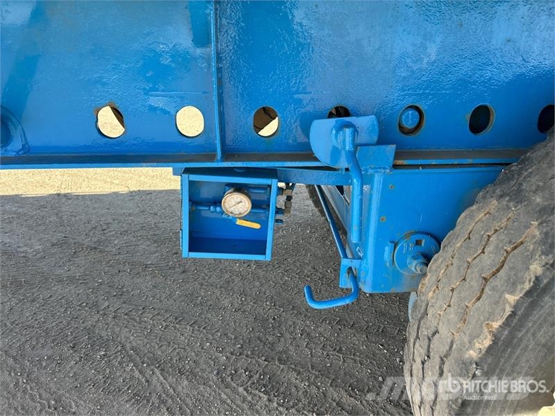 Doepker 53 ft Tri/A Flatbed Trailer Remolques de cama baja