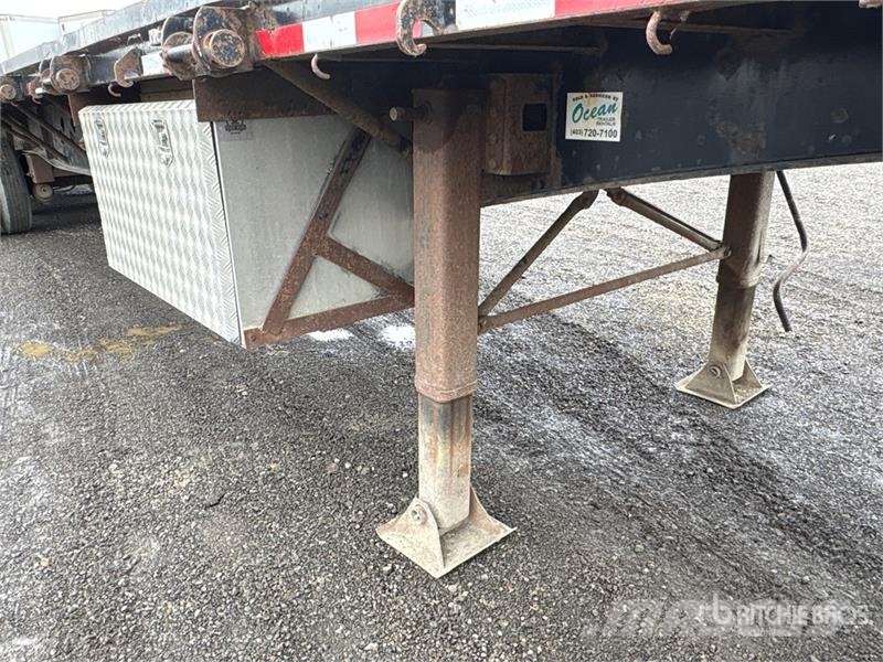 Doepker 53 ft Tri/A Flatbed Trailer Flatbed/Dropside trailers