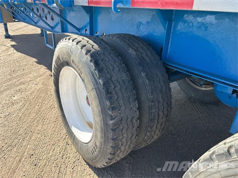 Doepker 53 ft Tri/A Flatbed Trailer Remolques de cama baja