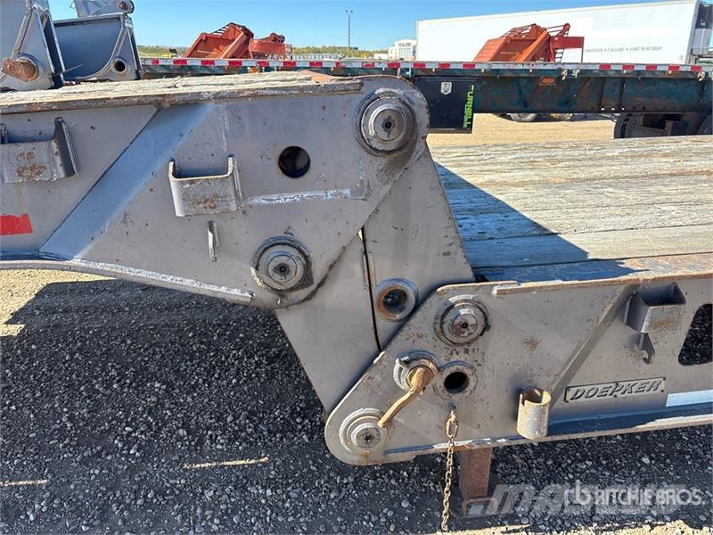 Doepker 53 ft Tri/A Folding Neck Trailer Низкорамные прицепы