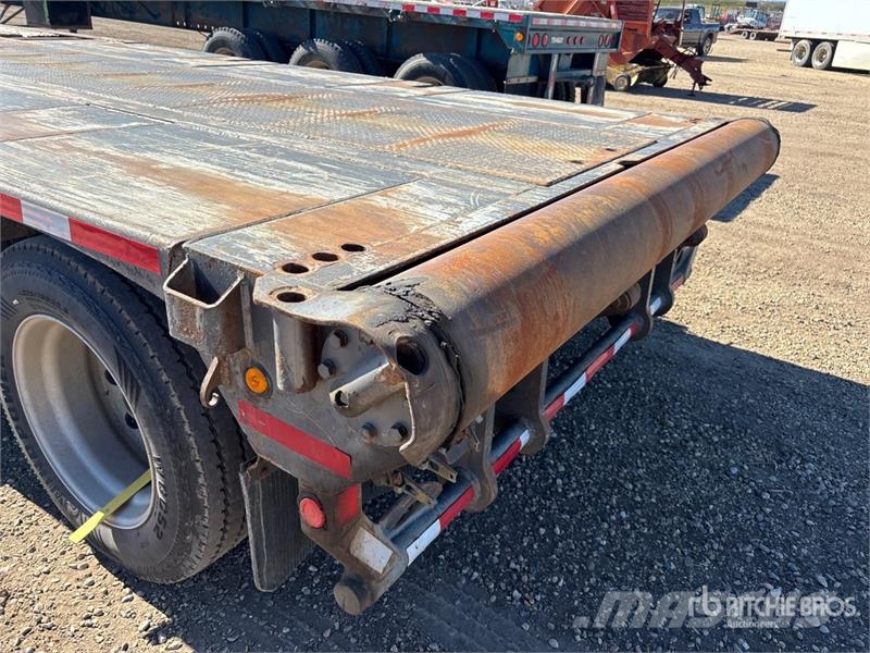 Doepker 53 ft Tri/A Folding Neck Trailer Низкорамные прицепы