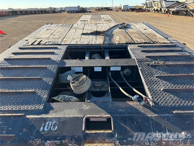 Doepker 53 ft Tri/A Folding Neck Trailer Низкорамные прицепы