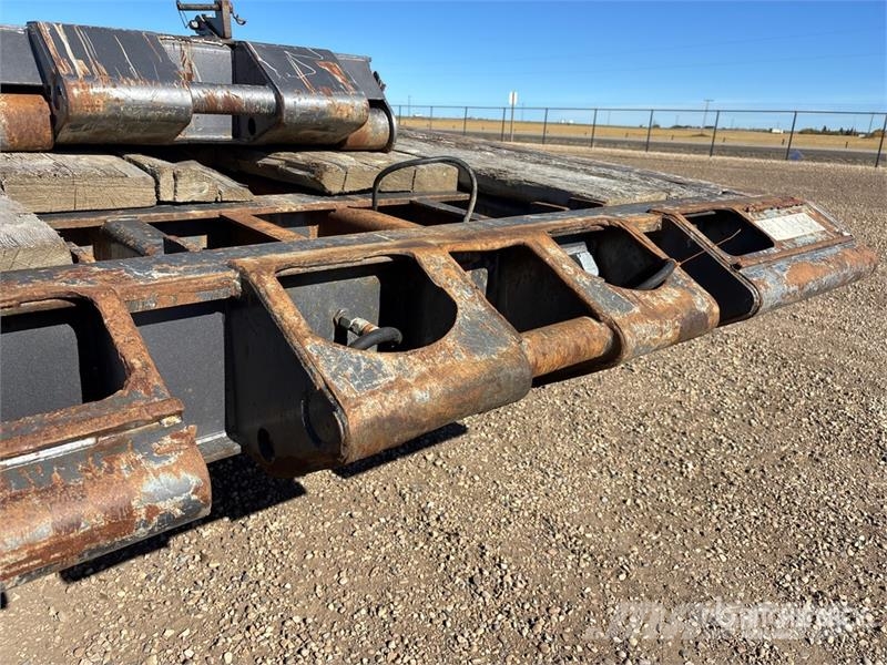 Doepker 53 ft Tri/A Folding Neck Trailer Низкорамные прицепы