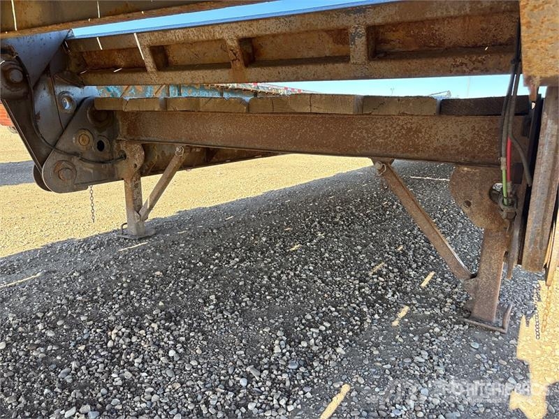 Doepker 53 ft Tri/A Folding Neck Trailer Низкорамные прицепы
