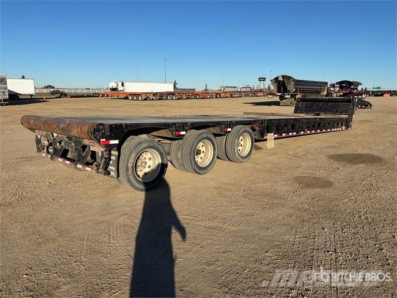 Doepker 53 ft Tri/A Folding Neck Trailer Низкорамные прицепы