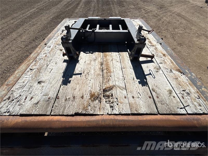 Doepker 53 ft Tri/A Folding Neck Trailer Низкорамные прицепы
