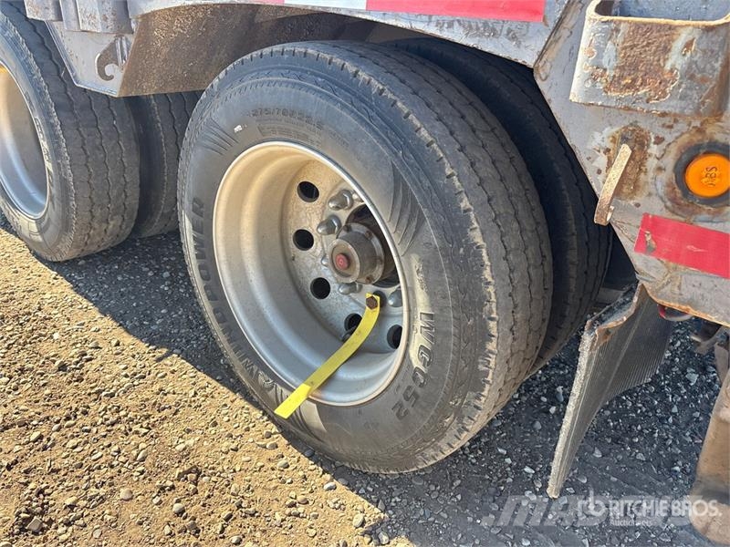 Doepker 53 ft Tri/A Folding Neck Trailer Низкорамные прицепы