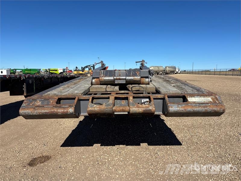 Doepker 53 ft Tri/A Folding Neck Trailer Низкорамные прицепы