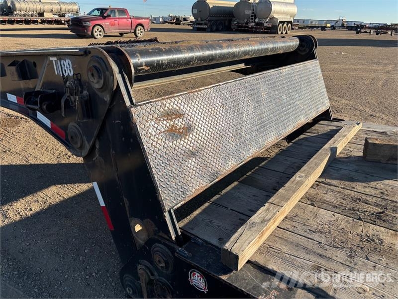Doepker 53 ft Tri/A Folding Neck Trailer Низкорамные прицепы