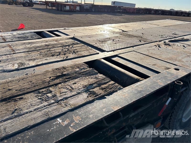 Doepker 53 ft Tri/A Folding Neck Trailer Низкорамные прицепы