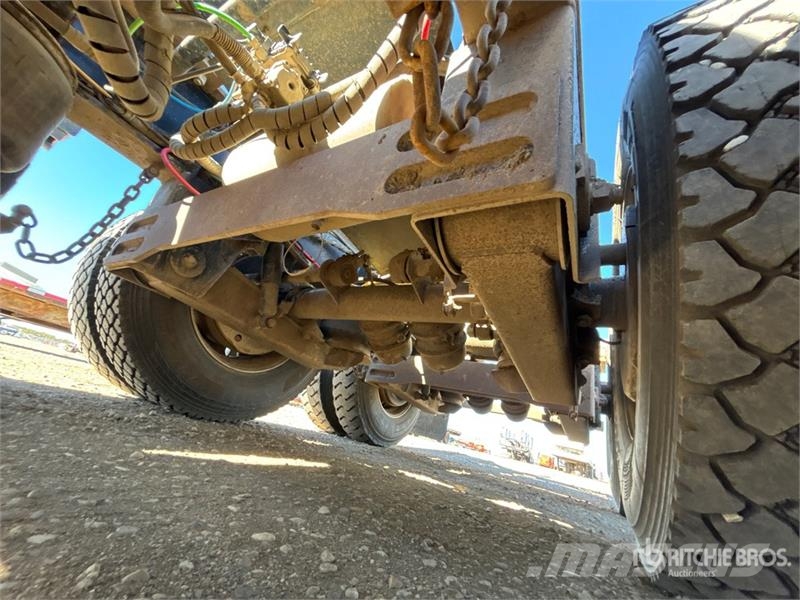 Doepker 53 ft Tri/A Hayrack Log Trailer За превоз на дървени трупи