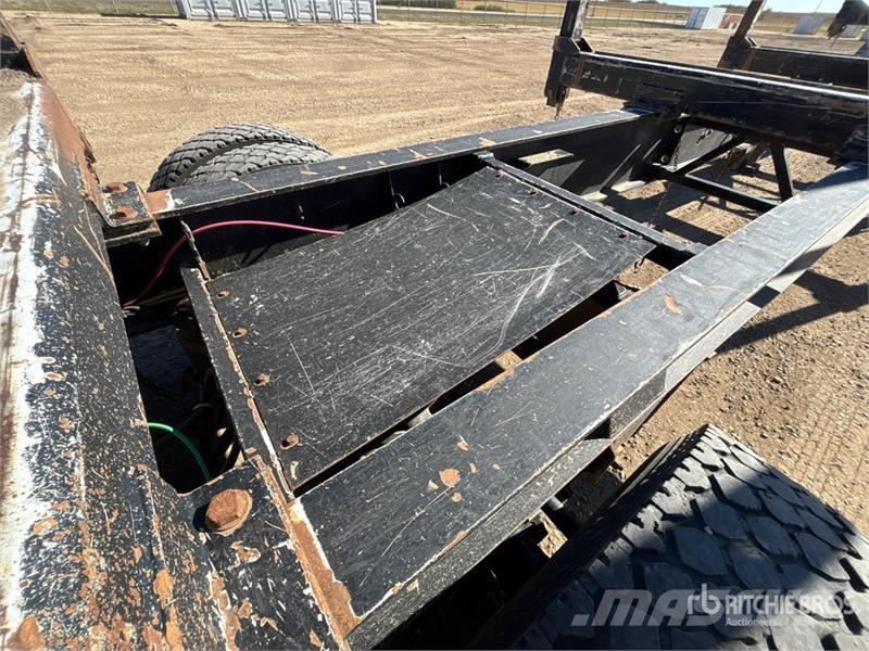 Doepker 53 ft Tri/A Hayrack Log Trailer За превоз на дървени трупи