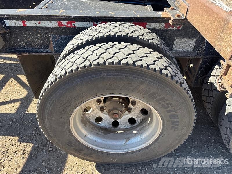 Doepker 53 ft Tri/A Hayrack Log Trailer За превоз на дървени трупи