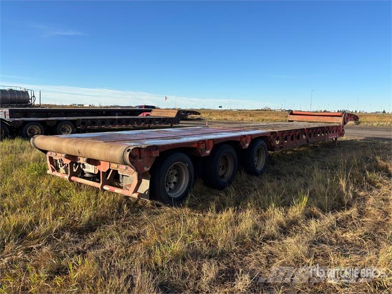 Doepker 55 ft Tri/A Folding Neck Trailer 平板拖车