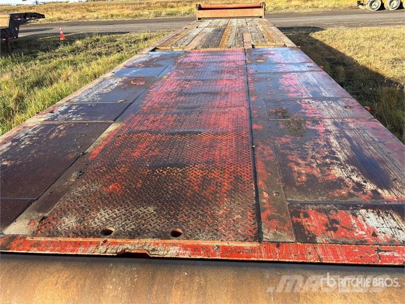 Doepker 55 ft Tri/A Folding Neck Trailer 平板拖车
