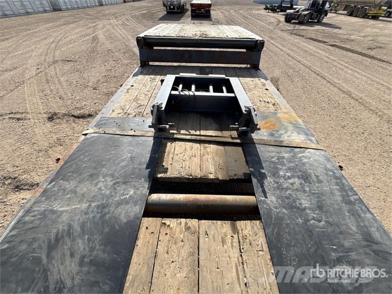 Doepker 55 ton 53 ft Tri/A Folding Neck Trailer Низкорамные прицепы