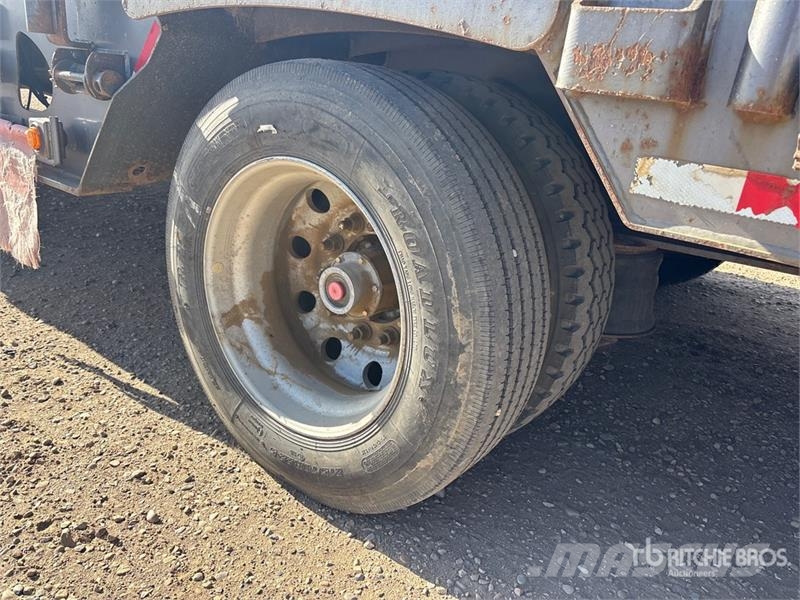 Doepker 55 ton 53 ft Tri/A Folding Neck Trailer Низкорамные прицепы