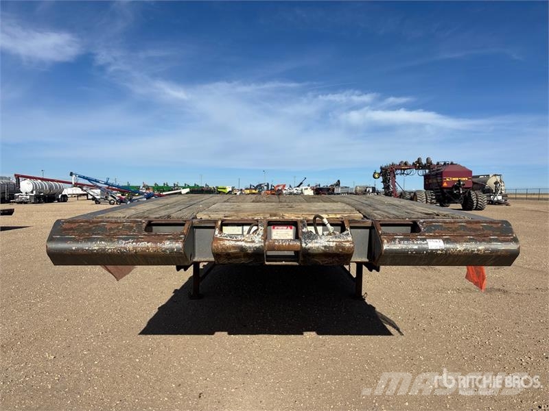 Doepker 55 ton 53 ft Tri/A Folding Neck Trailer Низкорамные прицепы