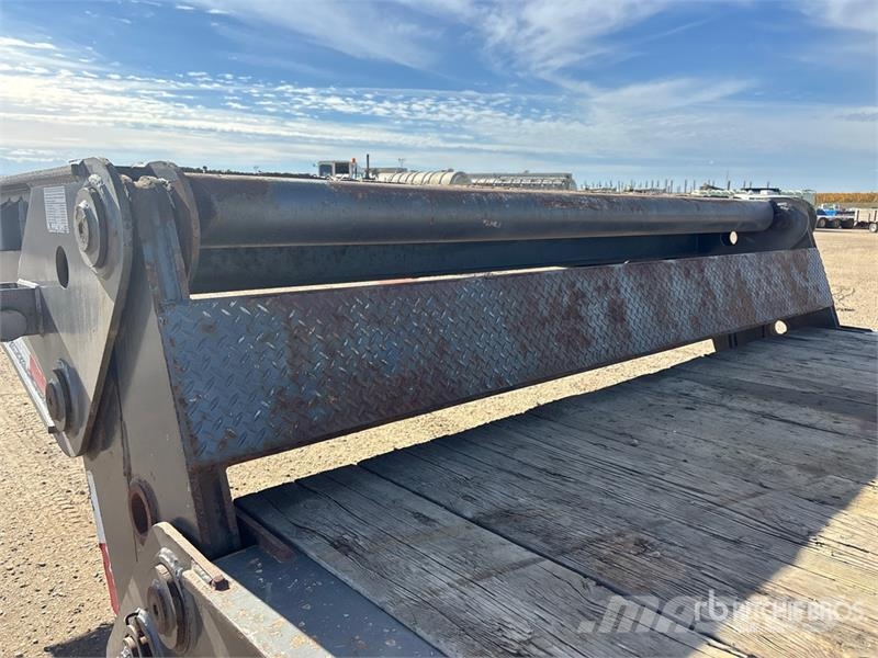 Doepker 55 ton 53 ft Tri/A Folding Neck Trailer Низкорамные прицепы