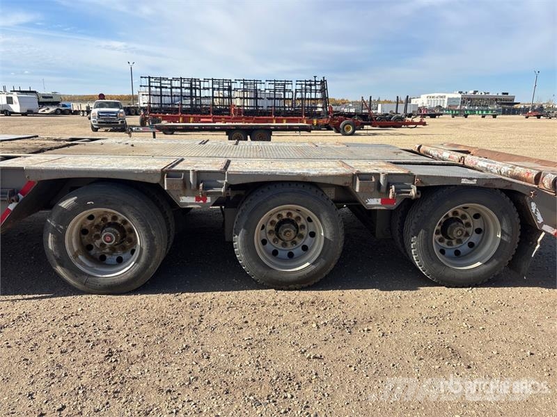 Doepker 55 ton 53 ft Tri/A Folding Neck Trailer Низкорамные прицепы