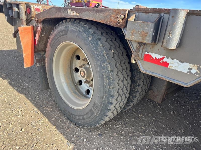 Doepker 55 ton 53 ft Tri/A Folding Neck Trailer Низкорамные прицепы