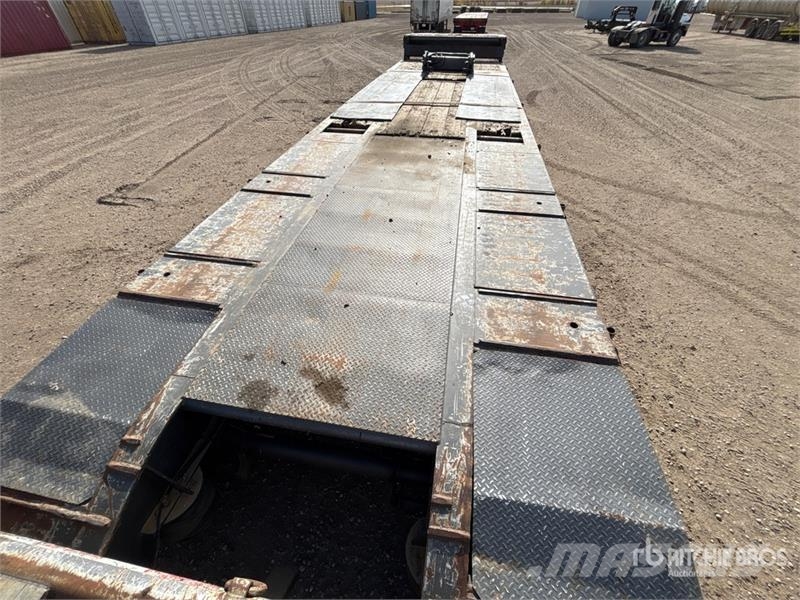 Doepker 55 ton 53 ft Tri/A Folding Neck Trailer Низкорамные прицепы