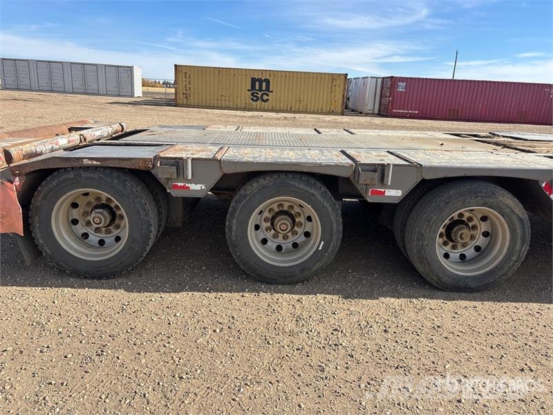Doepker 55 ton 53 ft Tri/A Folding Neck Trailer Низкорамные прицепы