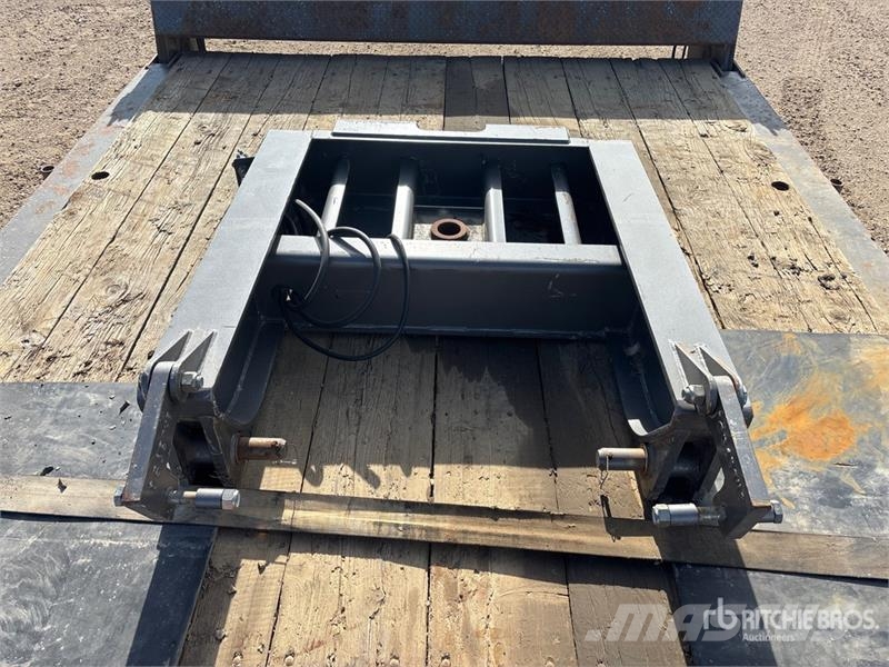 Doepker 55 ton 53 ft Tri/A Folding Neck Trailer Низкорамные прицепы