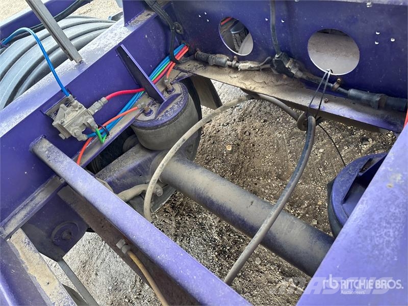 Doepker GB26435-L 28 ft Tri/A Super B-Train Lead Grain Tra Gabona átrakó kocsik