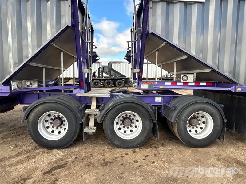 Doepker GB26435-L 28 ft Tri/A Super B-Train Lead Grain Tra Gabona átrakó kocsik
