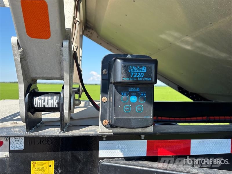 Doepker Legacy 28 ft Tri/A Super B-Train Lead Grain Traile Grain / Silage Trailers