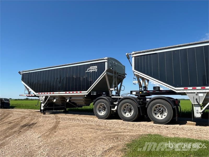 Doepker Legacy 28 ft Tri/A Super B-Train Lead Grain Traile Grain / Silage Trailers