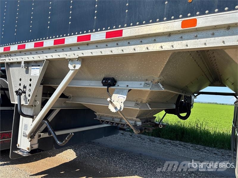 Doepker Legacy 28 ft Tri/A Super B-Train Lead Grain Traile Grain / Silage Trailers