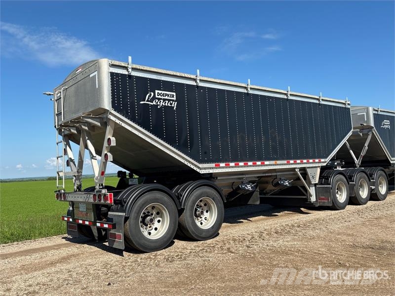 Doepker Legacy 28 ft Tri/A Super B-Train Lead Grain Traile Grain / Silage Trailers