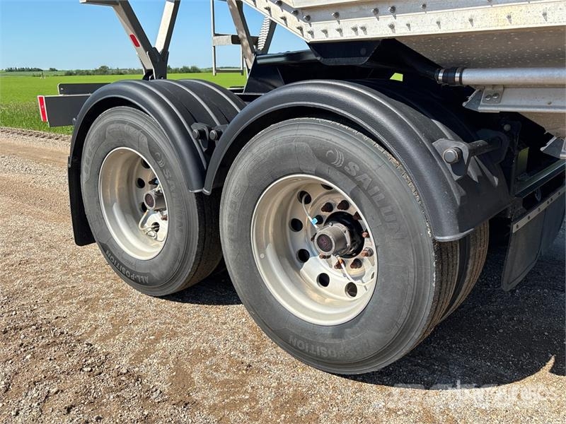 Doepker Legacy 28 ft Tri/A Super B-Train Lead Grain Traile Grain / Silage Trailers