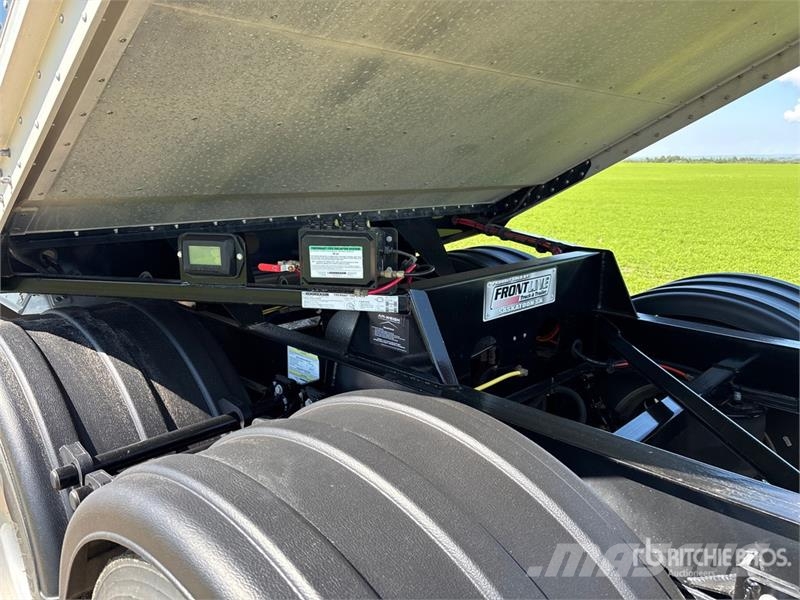 Doepker Legacy 28 ft Tri/A Super B-Train Lead Grain Traile Grain / Silage Trailers
