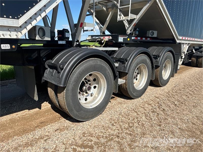 Doepker Legacy 29 ft Tri/A Super B-Train Lead Grain Traile مقطورة حبوب