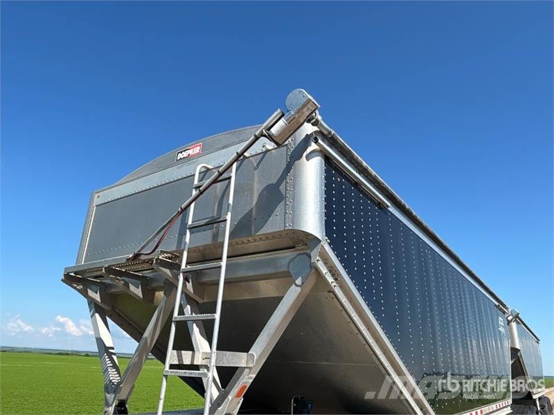 Doepker Legacy 29 ft Tri/A Super B-Train Lead Grain Traile مقطورة حبوب
