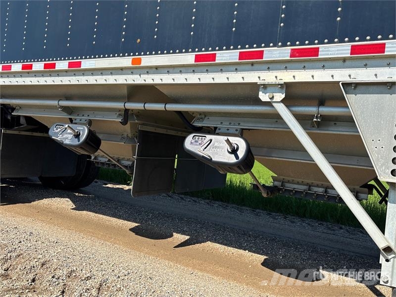 Doepker Legacy 29 ft Tri/A Super B-Train Lead Grain Traile مقطورة حبوب