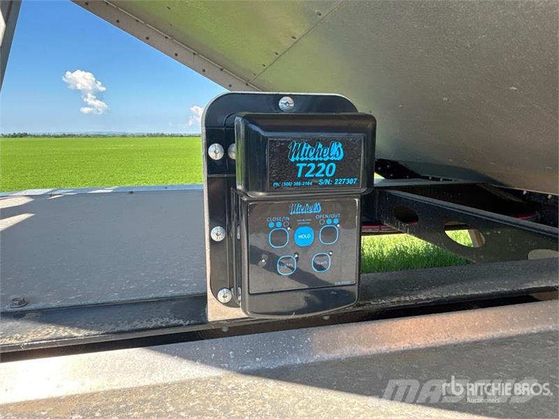 Doepker Legacy 29 ft Tri/A Super B-Train Lead Grain Traile مقطورة حبوب