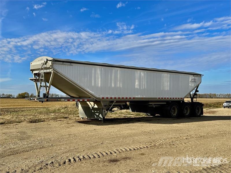 Doepker Legacy 46 ft Tri/A Grain Trailer مقطورة حبوب