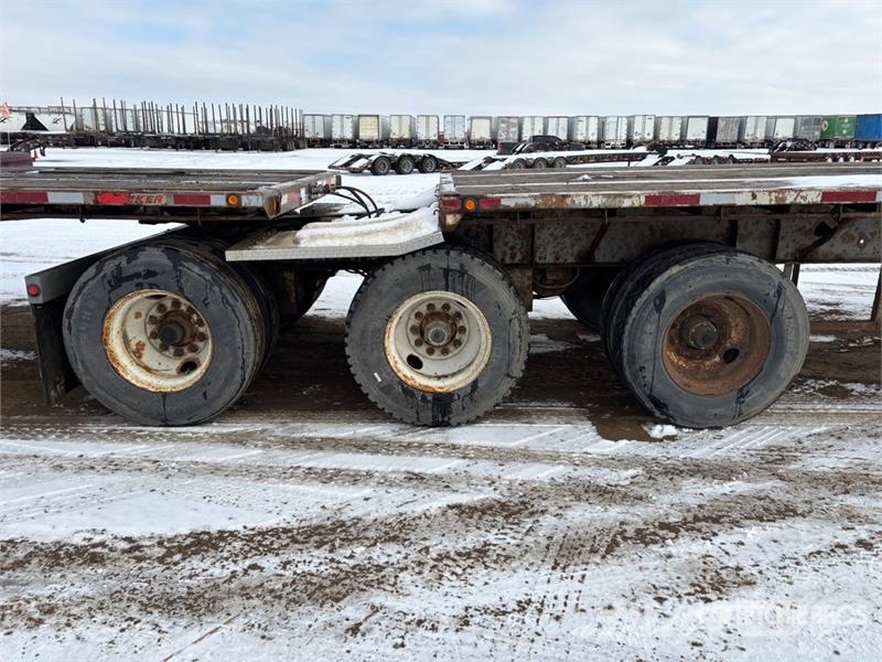 Doepker Super B Lead 32 ft Flatbed Trailer مقطوروات مسطحة/مفصلية الجوانب