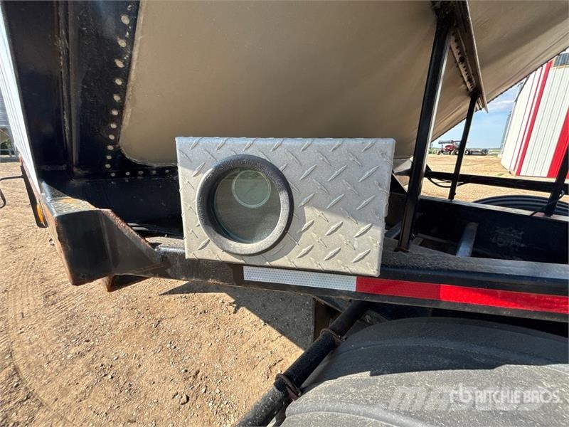 Doepker Super B-Train Grain Trailer Viljavaunut