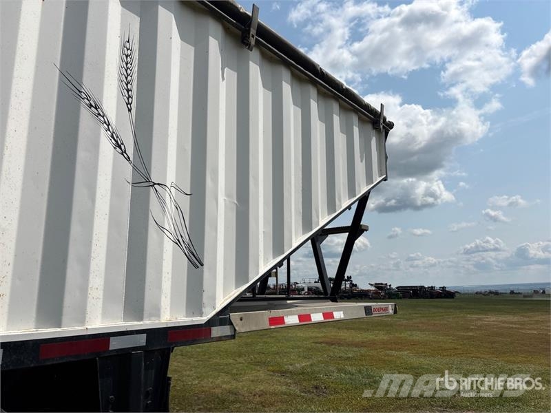 Doepker Super B-Train Grain Trailer Graudu pārkraušanas piekabes