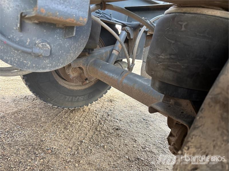Doepker Super B-Train Grain Trailer مقطورة حبوب
