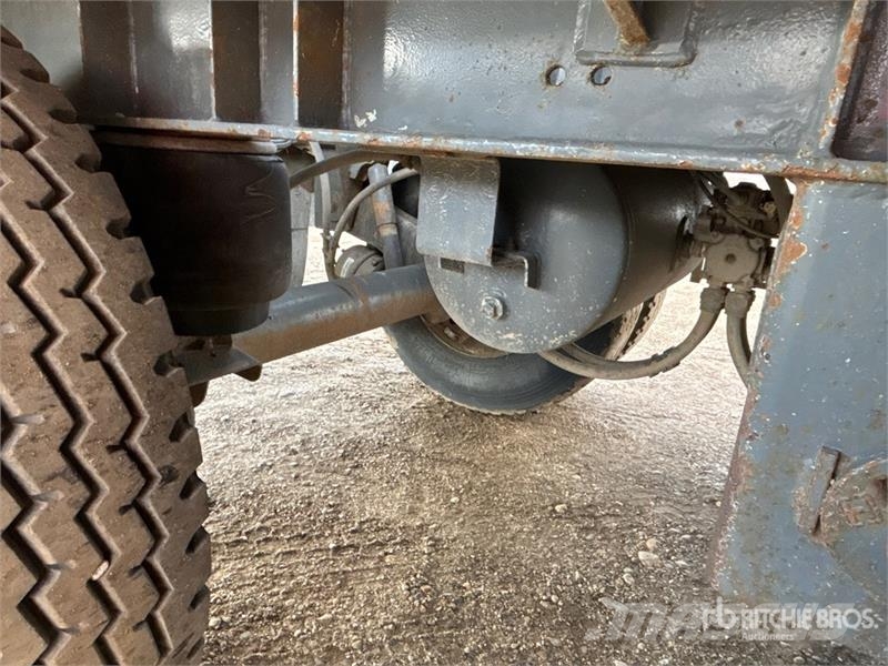 Doepker Super B-Train Grain Trailer مقطورة حبوب
