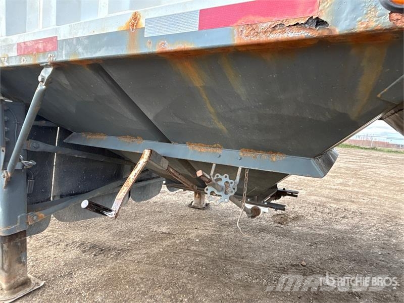 Doepker Super B-Train Grain Trailer مقطورة حبوب