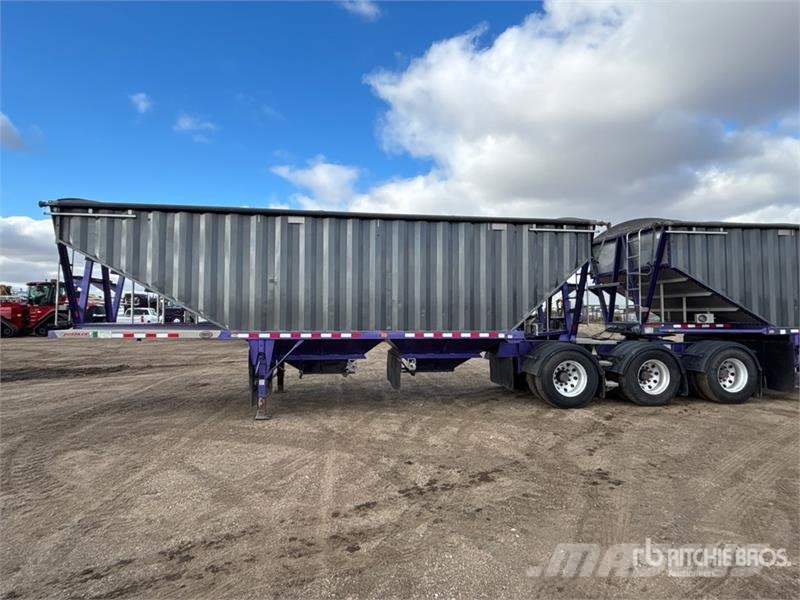 Doepker Super B-Train Grain Trailer Grain / Silage Trailers
