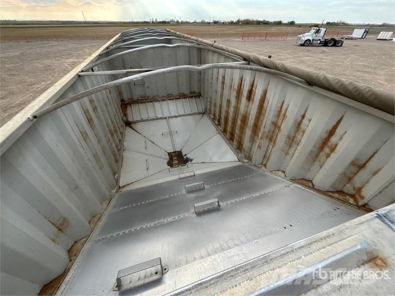 Doepker T/A Pup Grain Trailer مقطورة حبوب